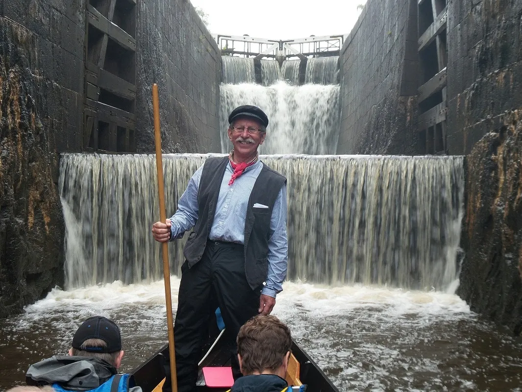 Historisk bild av kyrkbåten